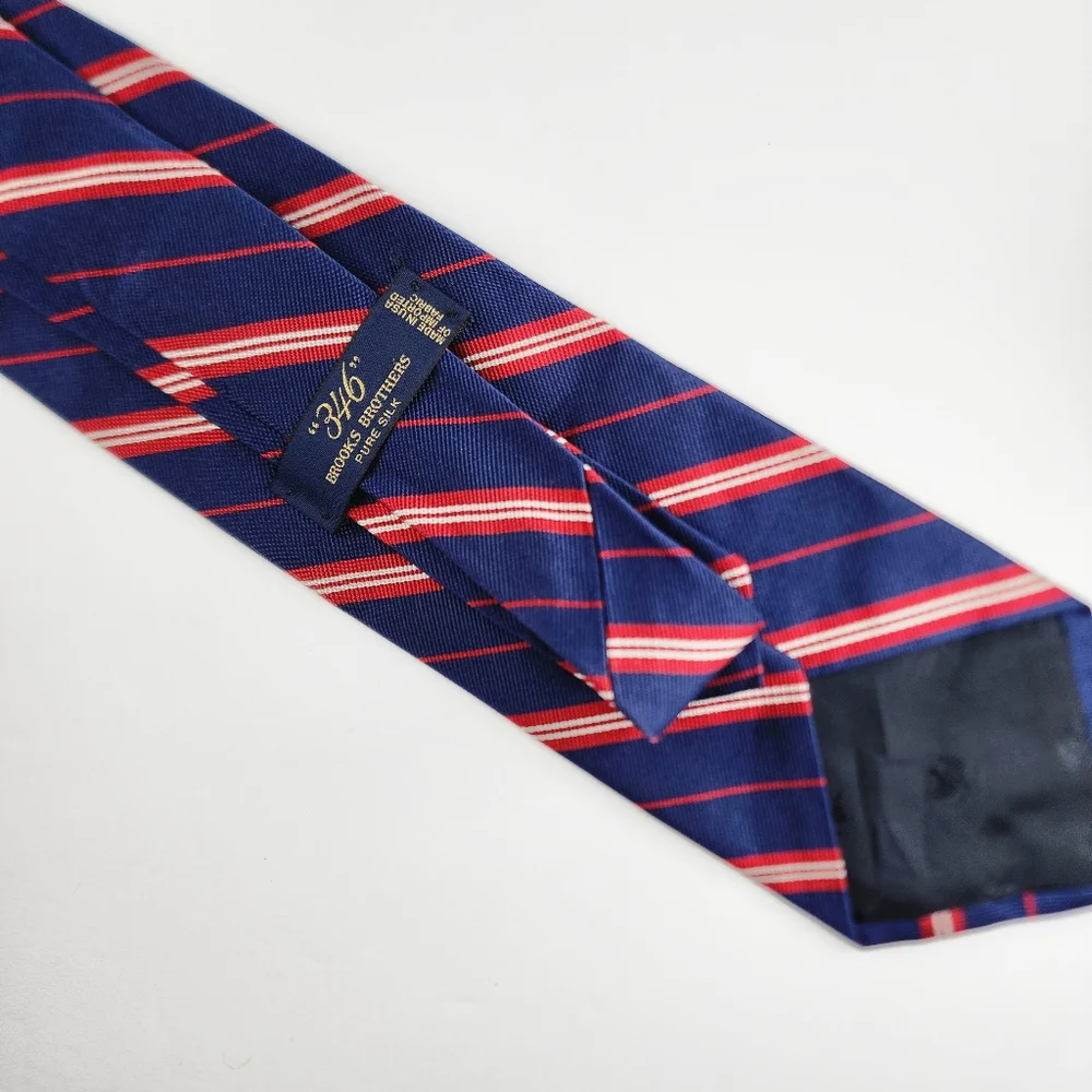 BROOKS BROTHERS 346 Blue & Red Stripe Silk Tie.